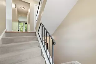 642 Woodcrest Dr, Robinson Twp, PA 15205 - Photo 8