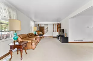 304 Carmell Dr, Pittsburgh, PA 15241 - Photo 10