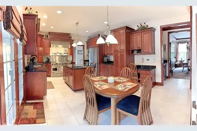 300 Pine Valley Dr, Bridgeville, PA 15017 - Photo 8