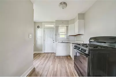 907 Vermont Avenue, White Oak, PA 15131 - Photo 4