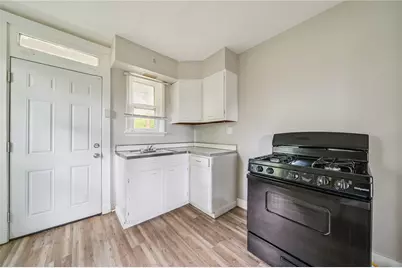 907 Vermont Avenue, White Oak, PA 15131 - Photo 6