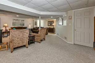 7921 Marmion Dr, Ross Twp, PA 15237 - Photo 22