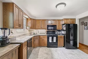 121 Rose Leaf, Scott Township, PA 15220 - Photo 12