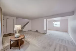 7 Chapel Dr, Ross Twp, PA 15237 - Photo 8