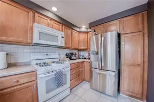 1325 Meadowlark Dr, Scott Township, PA 15243 - Photo 6