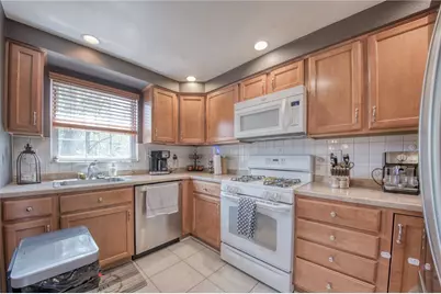 1325 Meadowlark Dr, Scott Township, PA 15243 - Photo 4