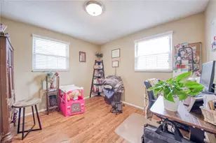 1325 Meadowlark Dr, Scott Township, PA 15243 - Photo 14
