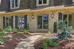 4108 Jasmine Dr, Bethel Park, PA 15102 - Photo 2