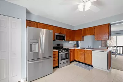410 Suncrest Dr, Cranberry Township, PA 16066 - Photo 8