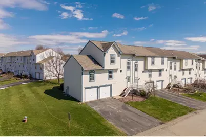 410 Suncrest Dr, Cranberry Township, PA 16066 - Photo 2