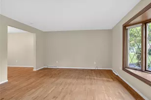 219 Main Entrance Dr, Pittsburgh, PA 15228 - Photo 6