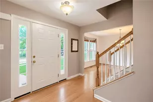 1871 Pioneer Dr, Pittsburgh, PA 15143 - Photo 6