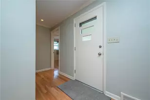 1133 Meadowlark Dr, Scott Township, PA 15243 - Photo 4