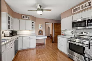 331 Jefferson Dr, Pittsburgh, PA 15228 - Photo 14