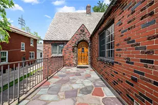 331 Jefferson Dr, Pittsburgh, PA 15228 - Photo 2
