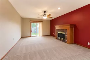 213 College St, Ellwood City, PA 16117 - Photo 4