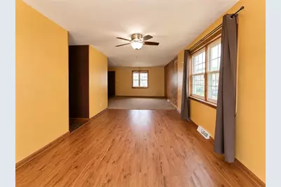 213 College St, Ellwood City, PA 16117 - Photo 8