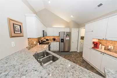 1905 Golf Course Dr, South Strabane, PA 15301 - Photo 8
