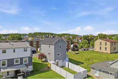 8 Eggers Avenue, Belle Vernon, PA 15012 - Photo 2