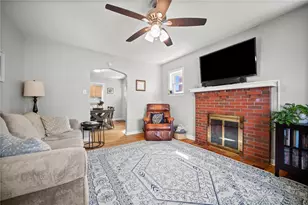 416 Phillips Ave, Stowe Township, PA 15136 - Photo 6