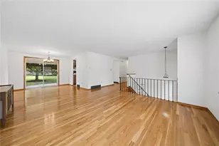 349 Crescent Gardens Dr, Pittsburgh, PA 15235 - Photo 4