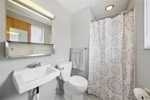 349 Crescent Gardens Dr, Pittsburgh, PA 15235 - Photo 14