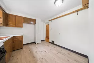 349 Crescent Gardens Dr, Pittsburgh, PA 15235 - Photo 10