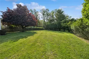 349 Crescent Gardens Dr, Pittsburgh, PA 15235 - Photo 30