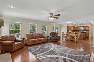 215 Cobblestone Dr, Ohio Township, PA 15237 - Photo 6