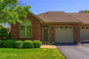 828 Village Dr, Pittsburgh, PA 15237 - Photo 2