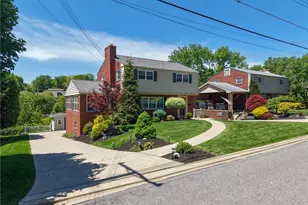 226 Coleen Dr, Pittsburgh, PA 15236 - Photo 2