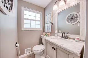 226 Coleen Dr, Pittsburgh, PA 15236 - Photo 10