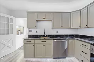 2422 Salisbury St, Pittsburgh, PA 15210 - Photo 10