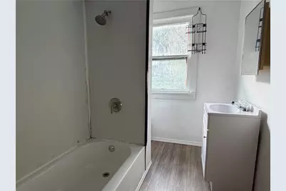 619 N Cedar St, New Castle, PA 16102 - Photo 10