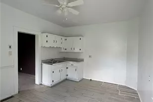 619 N Cedar St, New Castle, PA 16102 - Photo 8