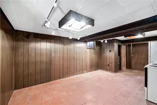1942 Overland Ct, Pittsburgh, PA 15101 - Photo 16