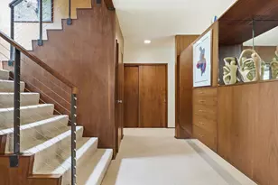 1093 Lyndhurst Dr, Pittsburgh, PA 15206 - Photo 4