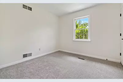 1045 Redoak Drive, Penn Twp, PA 15636 - Photo 22