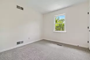 1045 Redoak Dr, Penn Twp, PA 15636 - Photo 22