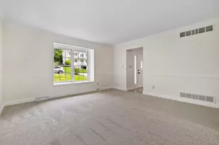 1045 Redoak Dr, Penn Twp, PA 15636 - Photo 12