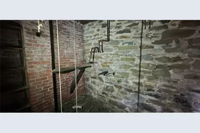2950 Orbin St, Pittsburgh, PA 15219 - Photo 4