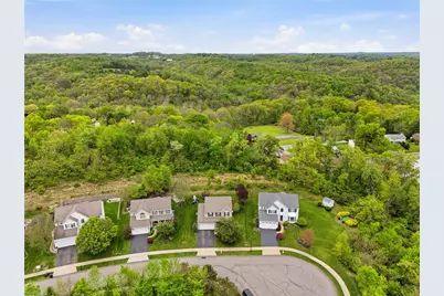217 Arroyo Dr, Moon/Crescent Twp, PA 15108 - Photo 4