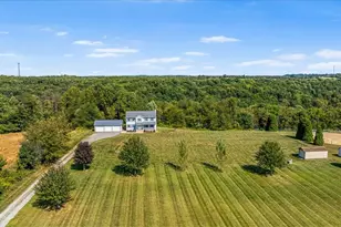 3251 Grandview Rd, Perry Township, PA 16117 - Photo 4
