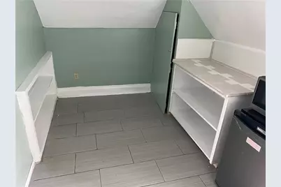 348 N Pennsylvania Ave #B, Greensburg, PA 15601 - Photo 4