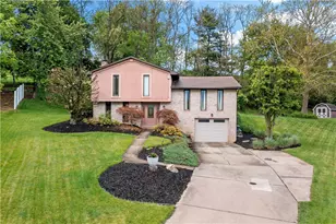 31 Farmcrest Dr, Cecil, PA 15321 - Photo 1