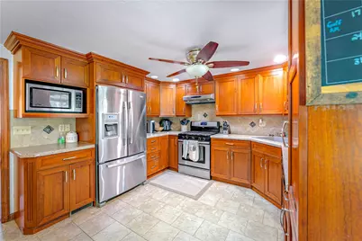 31 Farmcrest Dr, Cecil, PA 15321 - Photo 12