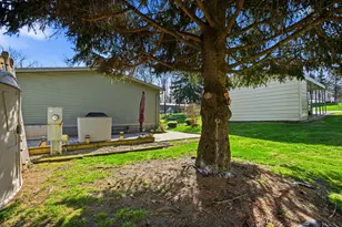 508 Reed Ln, Center Township, PA 16001 - Photo 32