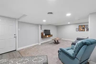 5667 Janet Dr, Bethel Park, PA 15236 - Photo 18