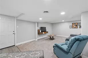 5667 Janet Dr, Bethel Park, PA 15236 - Photo 18