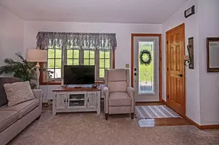 638 Knoll Ln, Upper Burrell, PA 15613 - Photo 10